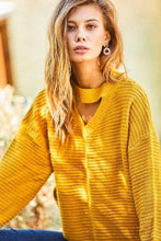 Load image into Gallery viewer, Chocker Neck Oversize Sweater
