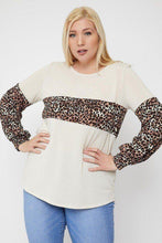 Load image into Gallery viewer, Round Neckline Contrast Print Top
