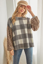 Load image into Gallery viewer, Plaid Patterned Long Sleeve Top
