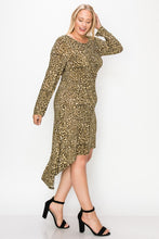 Load image into Gallery viewer, Cheetah Print Dress Featuring A Round Neck
