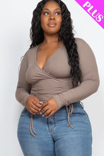 Load image into Gallery viewer, Plus Size Shirred Cropped Top

